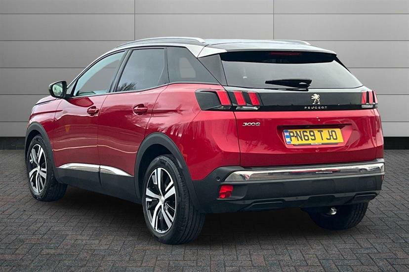 Peugeot 3008 1.5 Bluehdi Allure PN69TJO Red #3