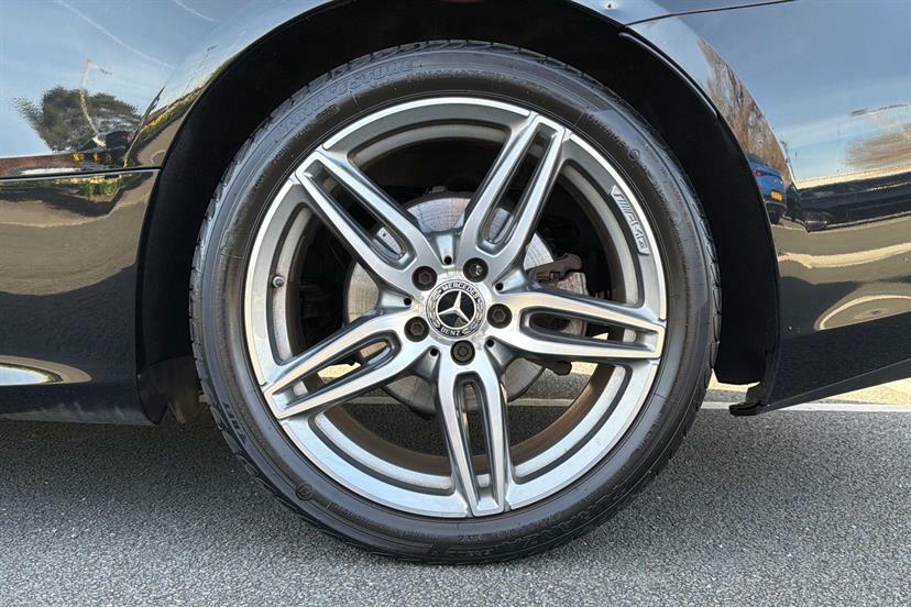 Mercedes-Benz E Class E220d Amg Line Premium 9G-tronic KO67XHN Black #4