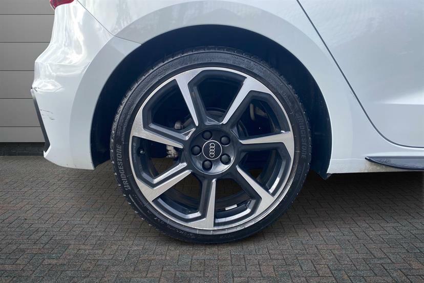Audi A1 30 Tfsi Black Edition VX74XRG White #5