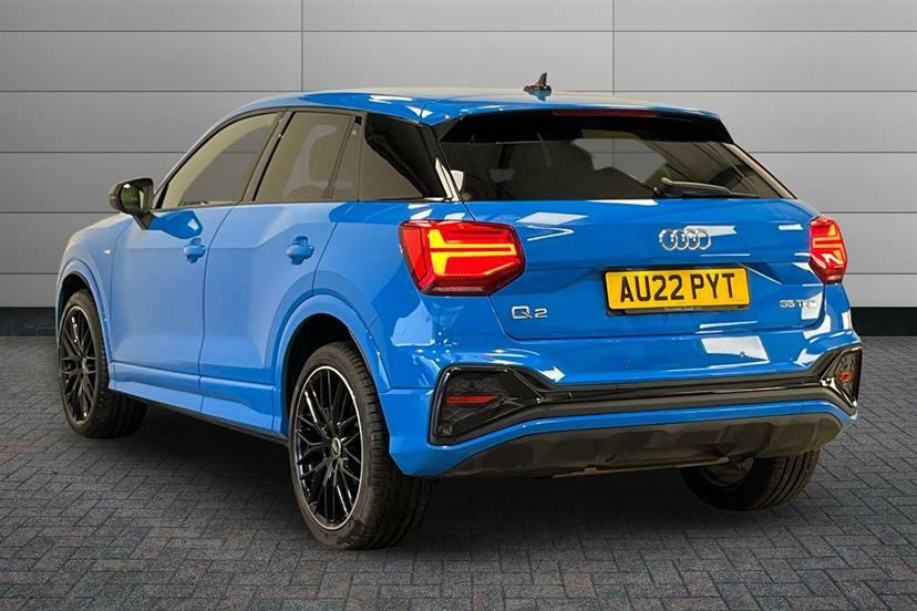 Audi Q2 35 Tfsi Black Edition S Tronic AU22PYT Blue #3