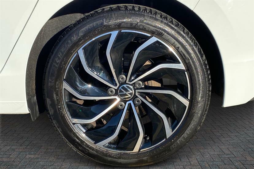 Volkswagen Golf 1.5 Tsi Style Edition LS23AOJ White #5