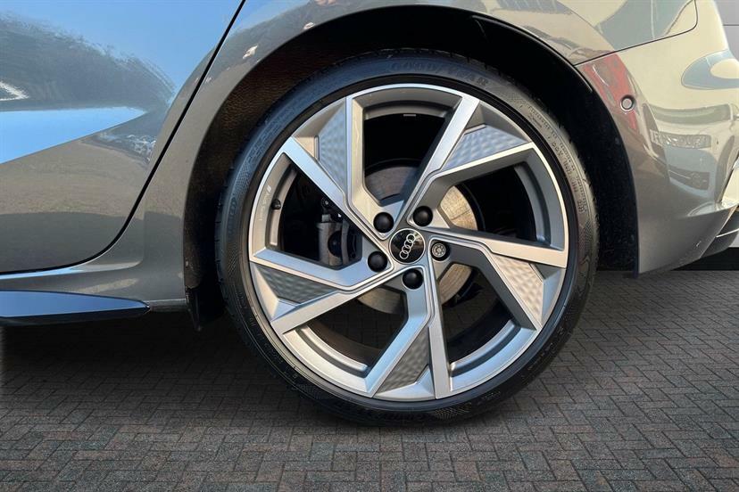 Audi A3 1.5 Tfsi 150 Black Edition S Tronic AO75EXD Grey #5