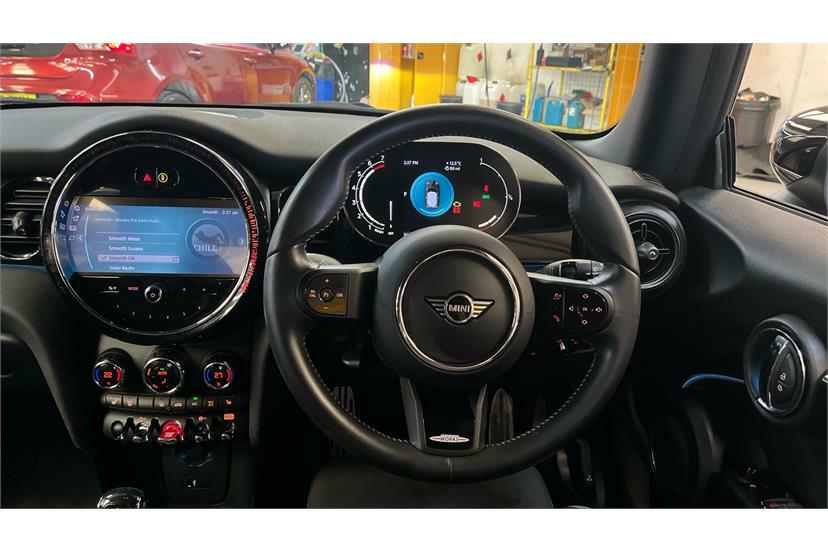Mini Hatch 1.5 Cooper Sport GY72VDE Black #5