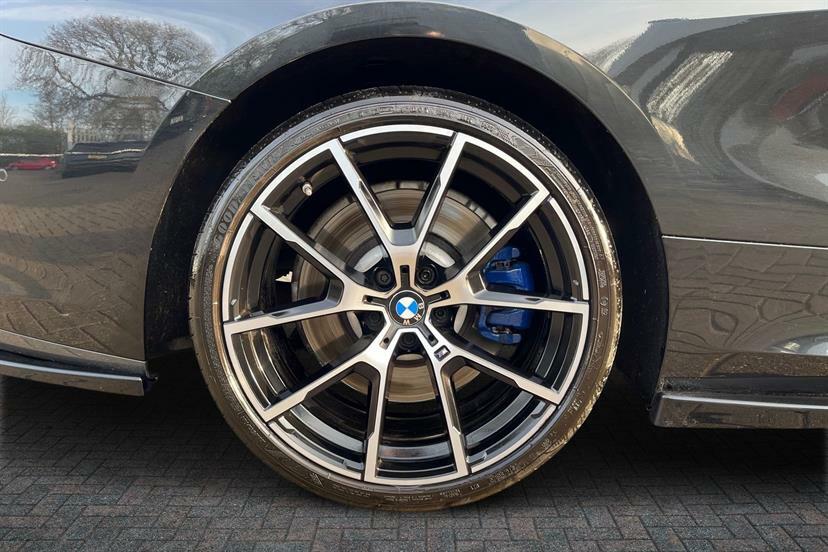 BMW 8 Series 840D Xdrive KX70LJZ Black #5