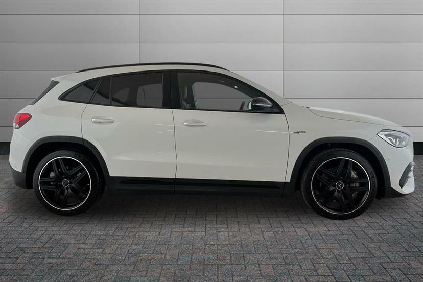 Mercedes-Benz GLA Class 35 4Matic Premium White #3