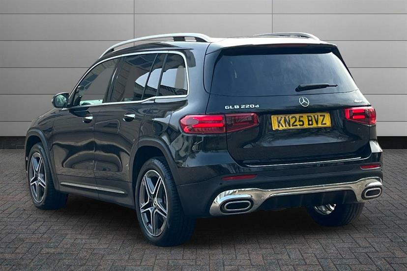 Mercedes-Benz GLB Class 220D 4Matic Amg Line Executive 8G-tronic Black #2