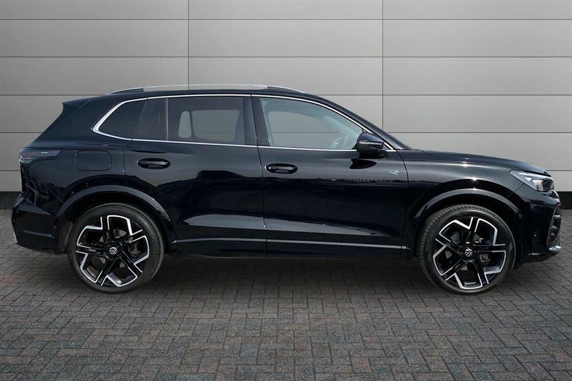 Volkswagen Tiguan 1.5 Etsi 150 R-line Dsg MC25KHF Black #4