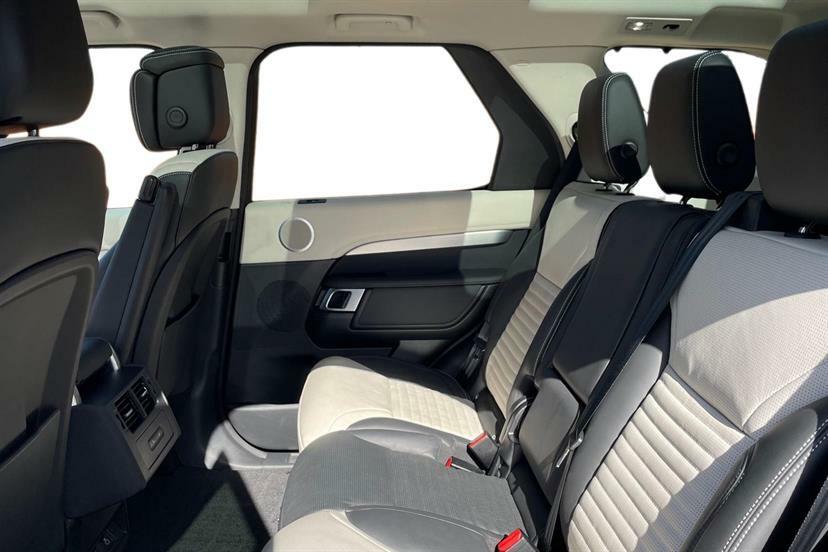 Land Rover Discovery 3.0 D350 Dynamic Hse KK24GXR Black #4