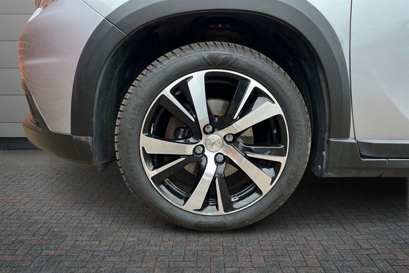 Peugeot 2008 1.6 Bluehdi 120 Gt Line AO66VMU Grey #5