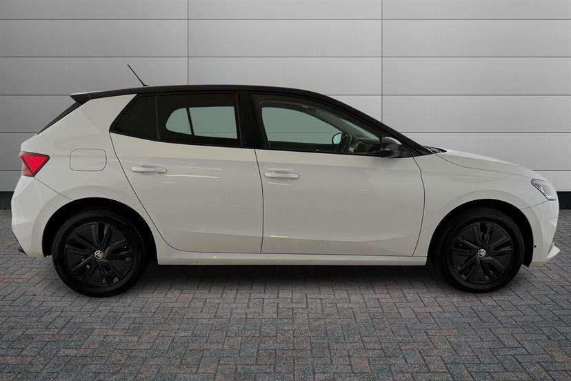 Skoda Fabia 1.0 Tsi 110 Colour Edition AP23DZE White #4