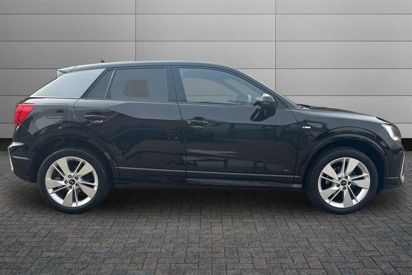 Audi Q2 35 Tfsi S Line S Tronic MV24ZGH Black #4