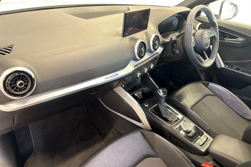 Audi Q2 35 Tfsi S Line S Tronic EN72UNZ White #2