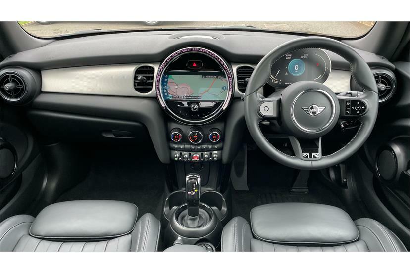 Mini Hatch 1.5 Cooper Exclusive Comfortnav Pck Black #4