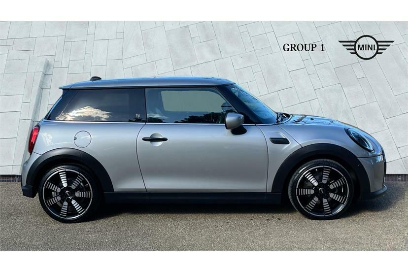 Mini Hatch 1.5 Cooper Exclusive Comfortnav Pck AV24KUP Silver #3