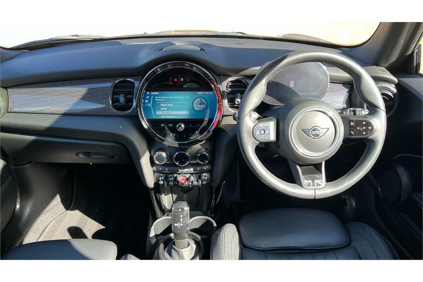 Mini Hatch 1.5 Cooper Exclusive Comfortnav Pck AV24KUP Silver #4