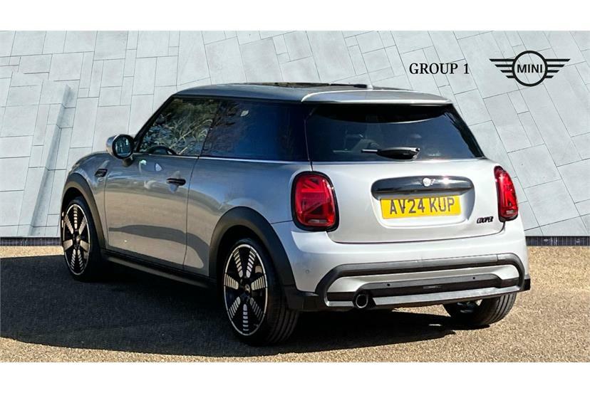 Mini Hatch 1.5 Cooper Exclusive Comfortnav Pck AV24KUP Silver #2
