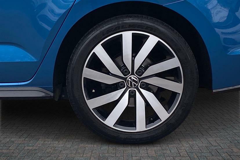 Volkswagen Touran 1.5 Tsi Evo R-line Black #5