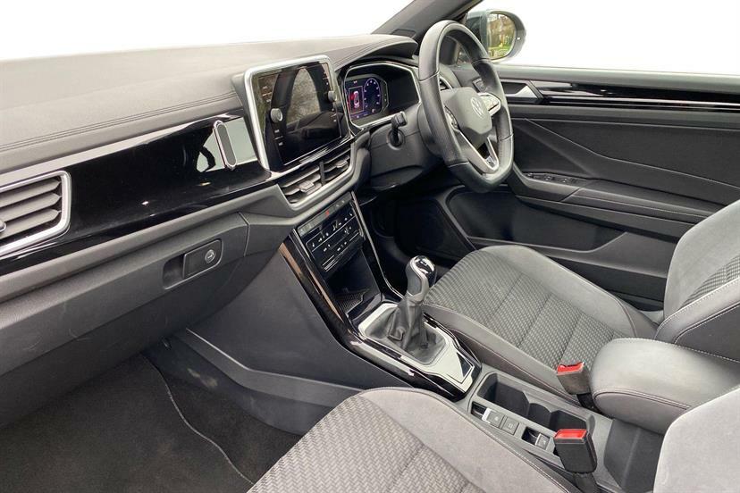 Volkswagen T-Roc 1.5 Tsi R-line DU23HDD Black #2
