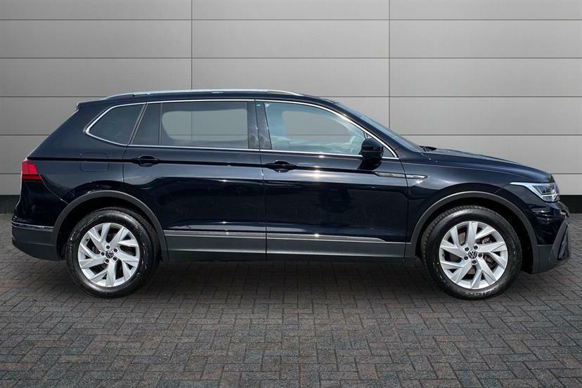 Volkswagen Tiguan Allspace 2.0 Tdi Life Black #4