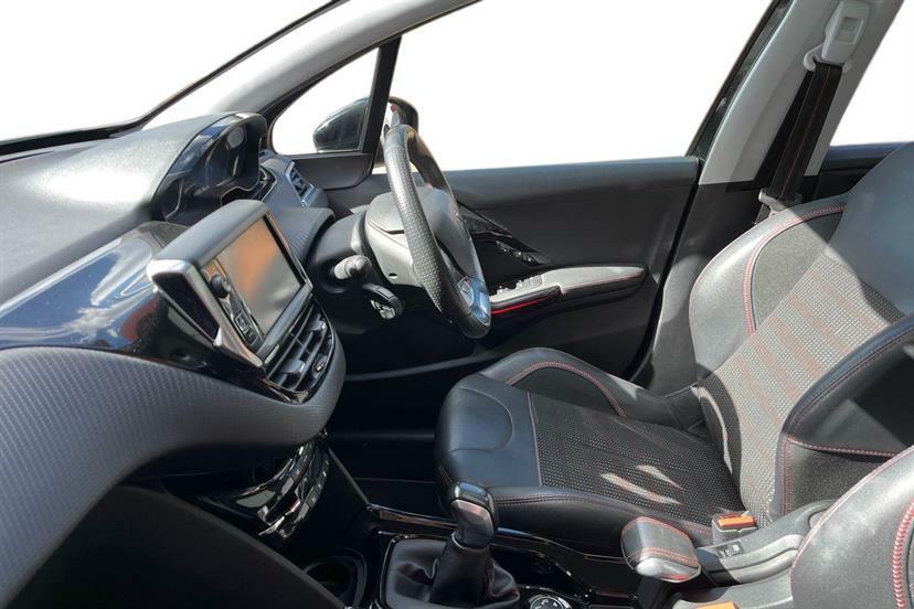 Peugeot 2008 1.2 Puretech 110 Gt Line EN17PXF Black #2