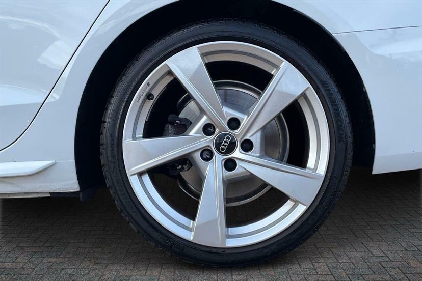 Audi A4 40 Tfsi 204 S Line S Tronic AY73GOJ White #5