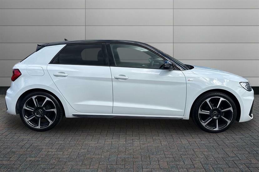 Audi A1 25 Tfsi Black Edition S Tronic YF74TBO White #4
