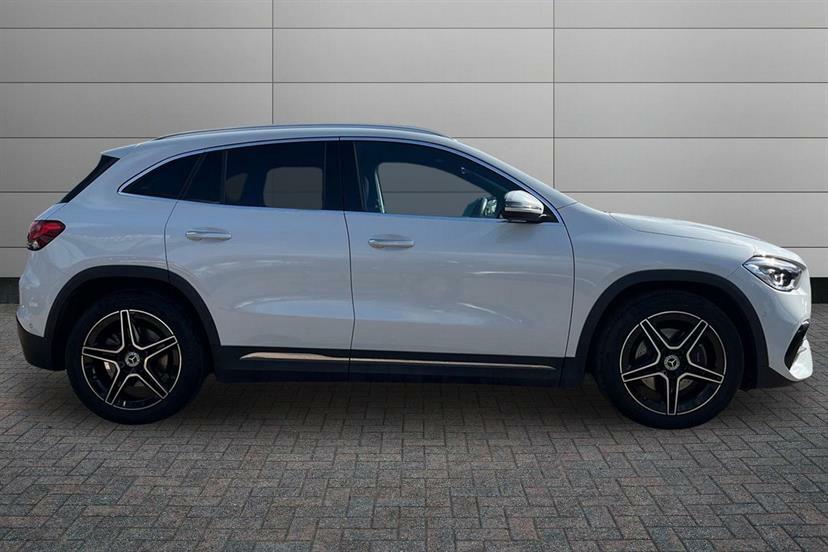Mercedes-Benz GLA Class 220D 4Matic Amg Line Premium EY23FWA White #3
