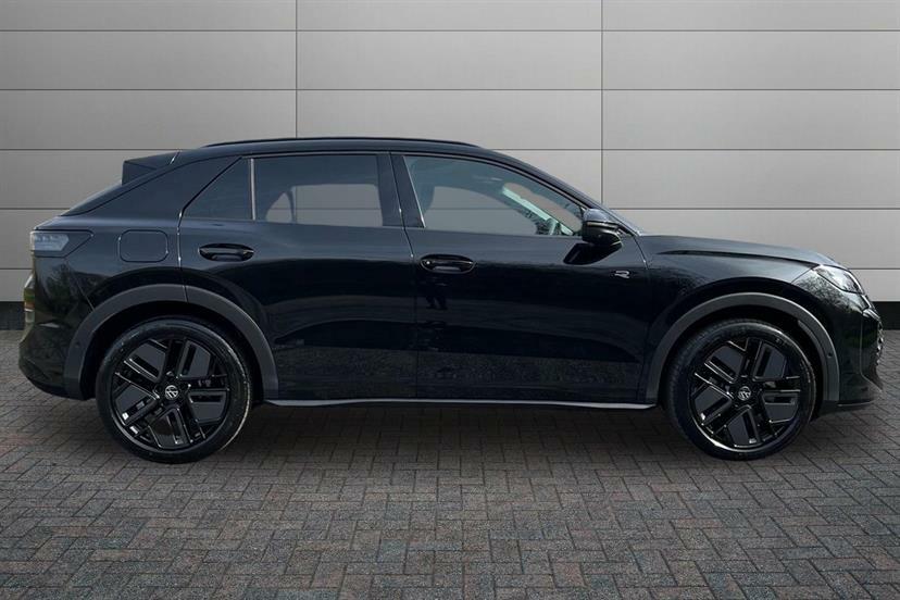 Volkswagen T-Roc 1.5 Etsi 150 R-line Dsg GF26DUY Black #4