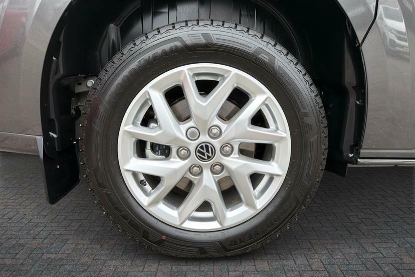 Volkswagen Transporter Shuttle 210Kw 65Kwh Minibus Style  #5