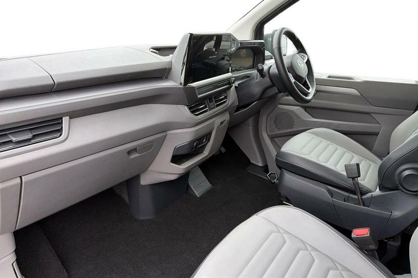 Volkswagen Transporter Shuttle 210Kw 65Kwh Minibus Style  #2