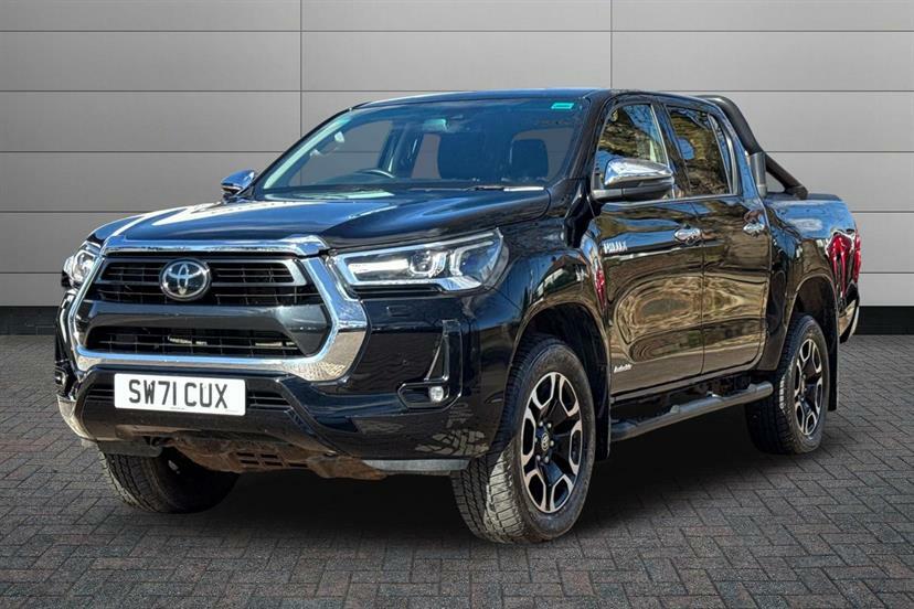 Toyota HILUX Invincible Dcab Pick Up 2.8 D-4d Black #3