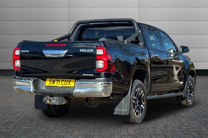 Toyota HILUX Invincible Dcab Pick Up 2.8 D-4d Black #2
