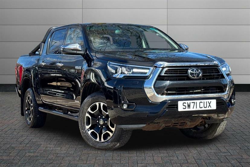 Toyota HILUX Invincible Dcab Pick Up 2.8 D-4d Black