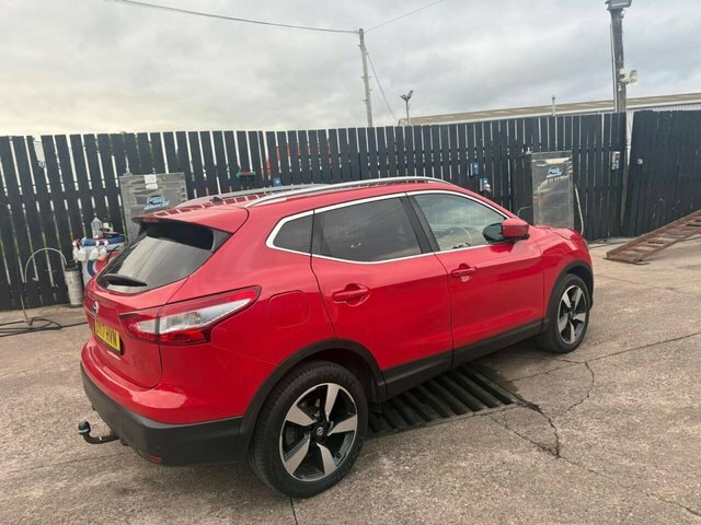 Nissan Qashqai Dci N-vision Suv DY17HVN Red #3