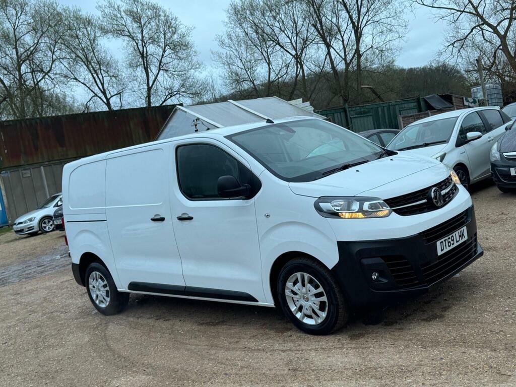Vauxhall Vivaro 1.5 Turbo D 2700 Sportive L1 H1 Euro 6 S S Black
