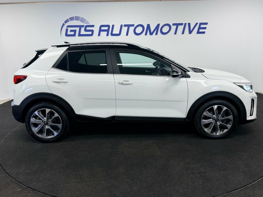 Kia Stonic Suv White #5