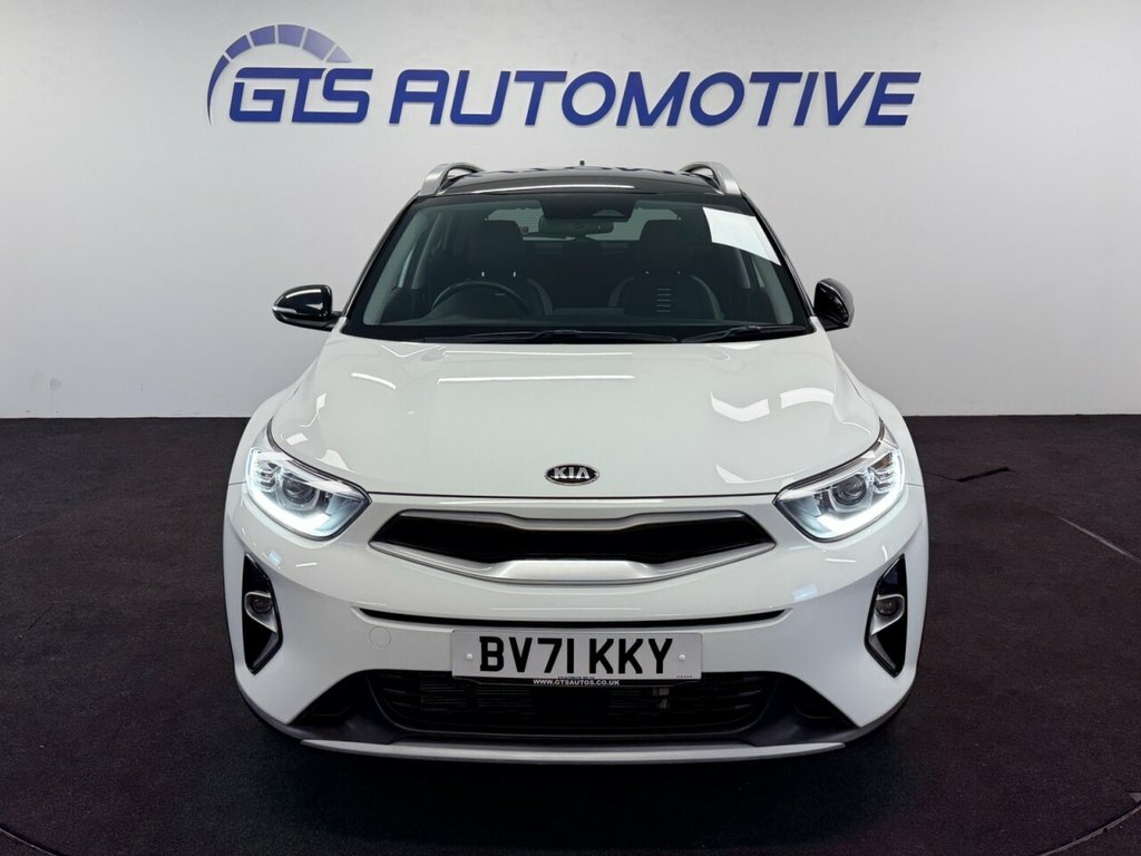 Kia Stonic Suv White #6