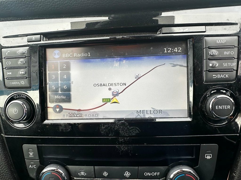 Nissan Qashqai Qashqai N-connecta Dig-t OV19MXW Red