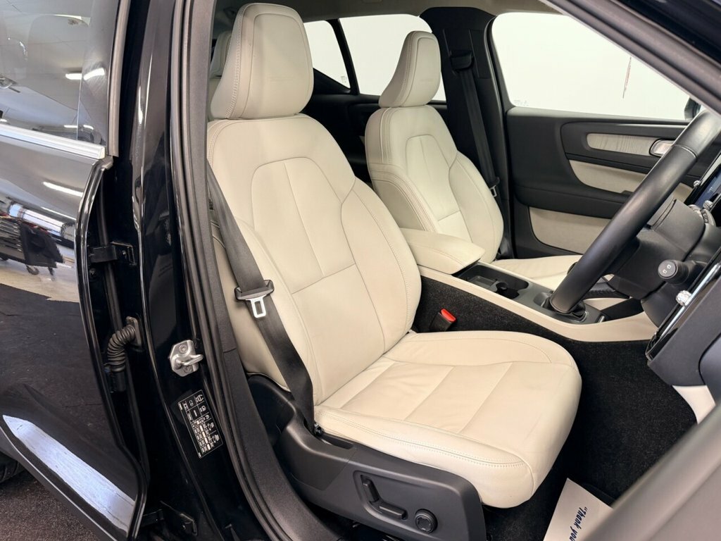 Volvo XC40 Suv SF68UYS Black #3