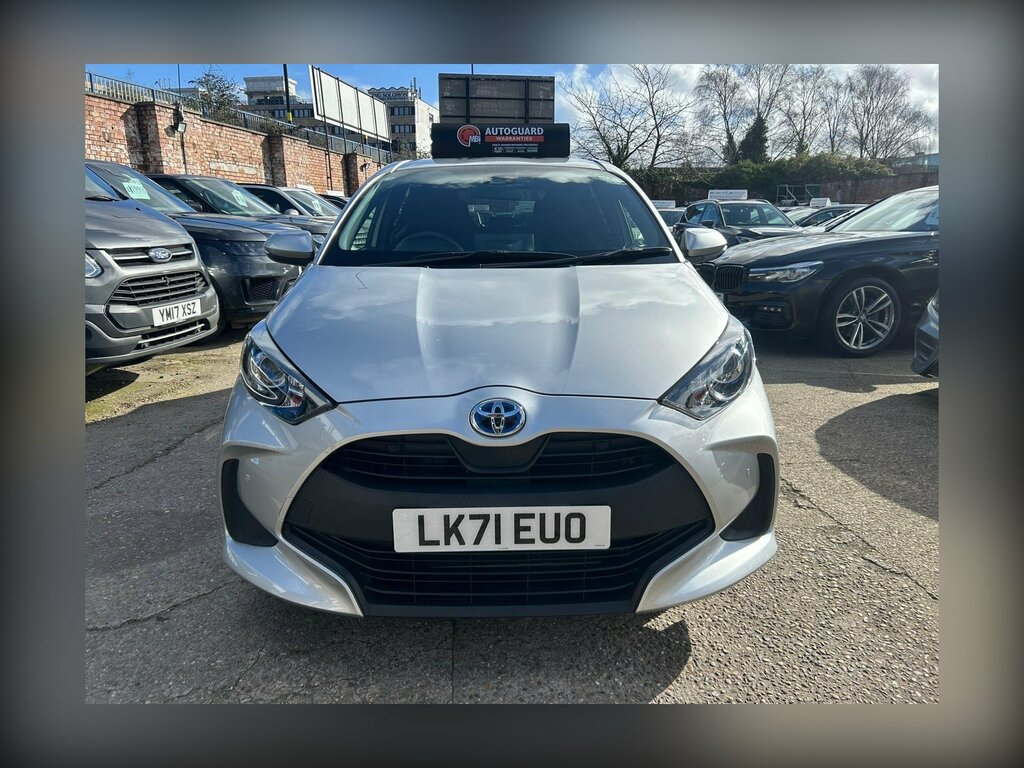 Toyota Yaris 1.5 Vvt-h Design E-cvt Euro 6 Ss LK71EUO Silver #5
