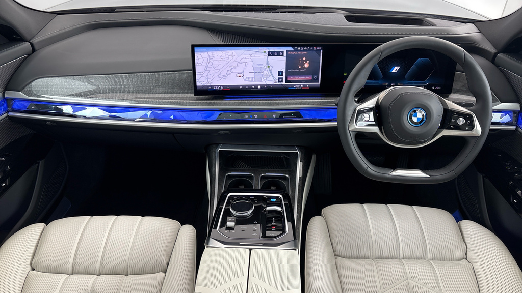 BMW i7 60 105.7Kwh Excellence Pro Xdrive Blue #4