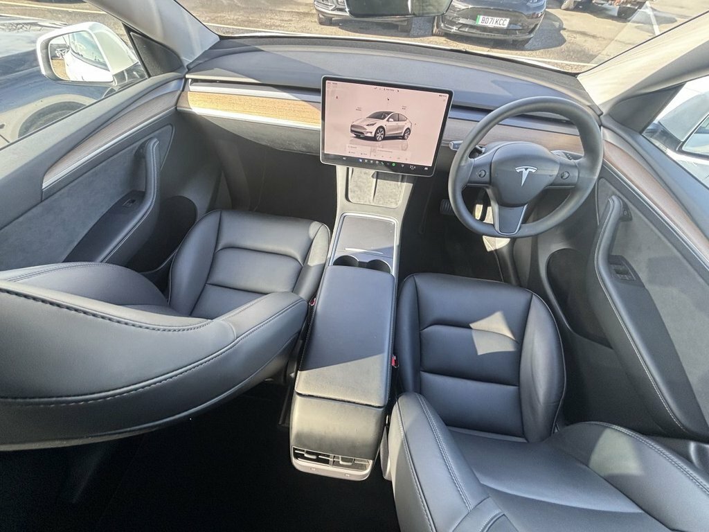 Tesla Model Y Suv LG73PRU White #6
