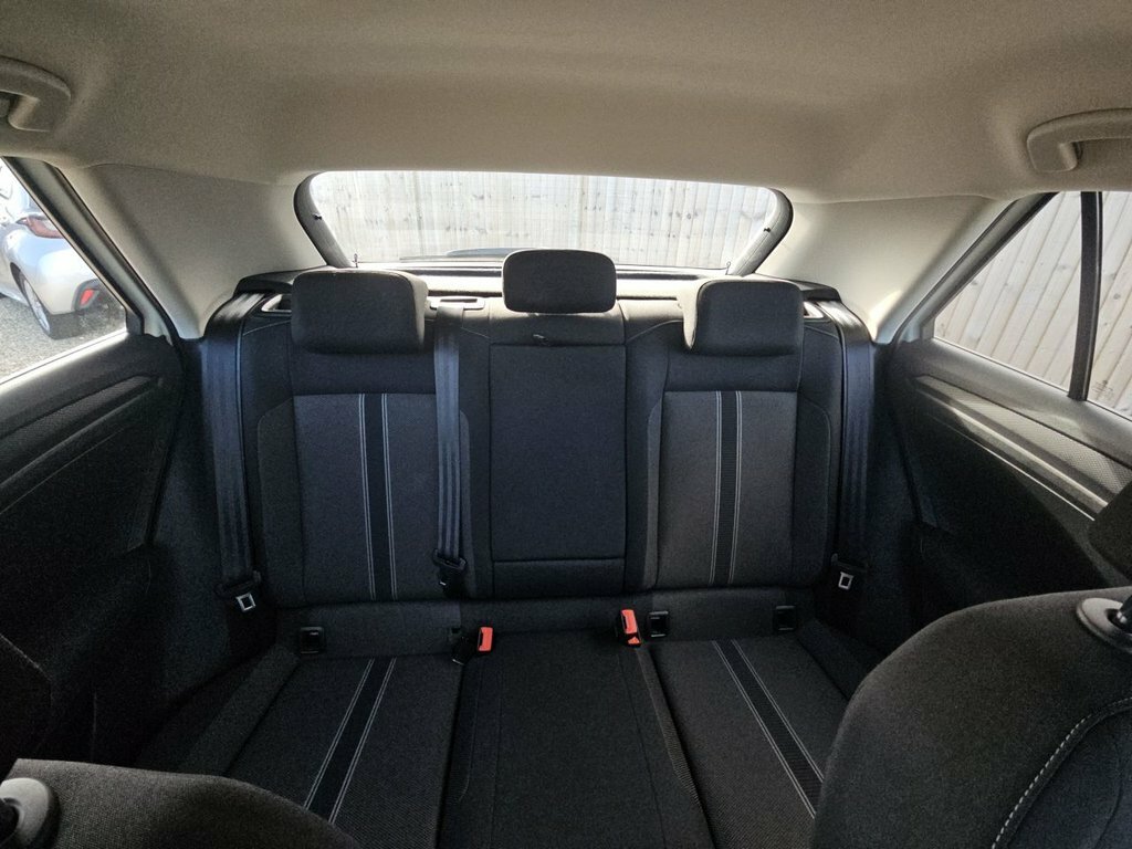 Volkswagen T-Roc 1.5L Se NG69DNX White #5