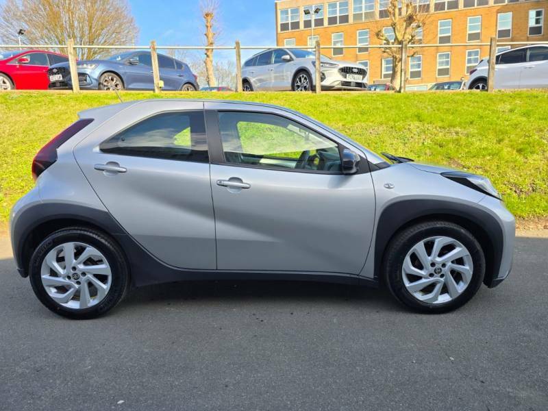Toyota Aygo X 1.0 Vvt-i Pure - 2022 72 RK72YUL Silver #4