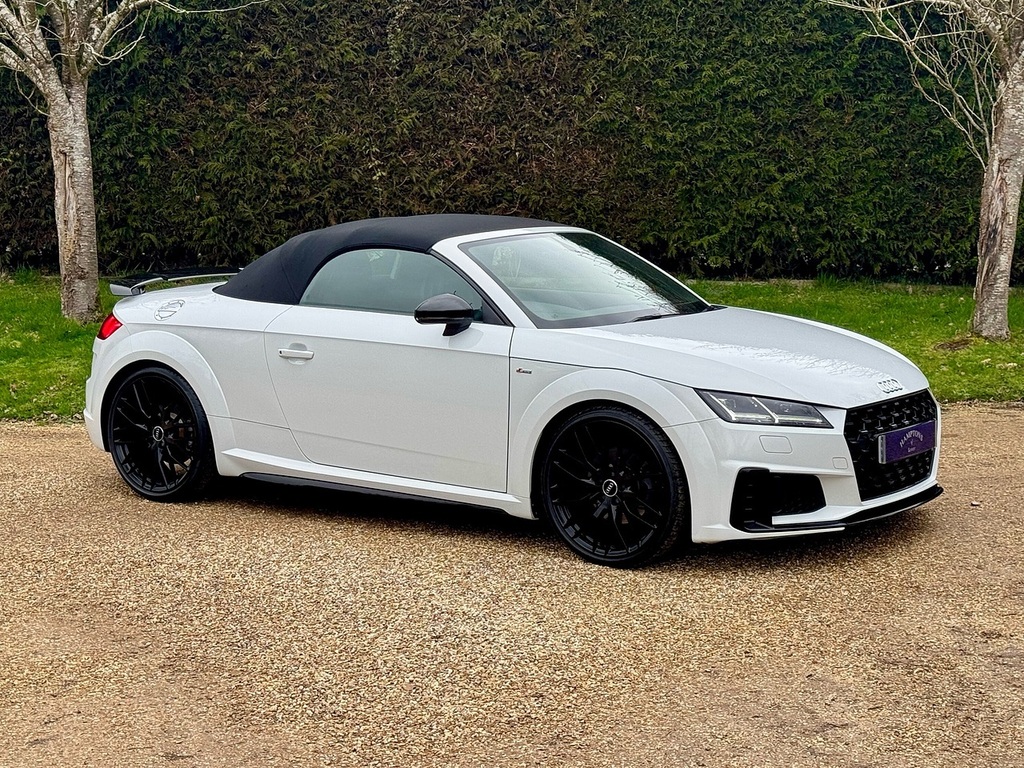 Audi TT 2.0 Tfsi 40 Black Edition Roadster S Tr EJ69ABU White #2