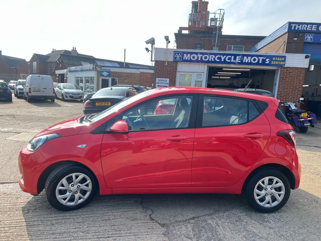 Hyundai I10 Se Red #4