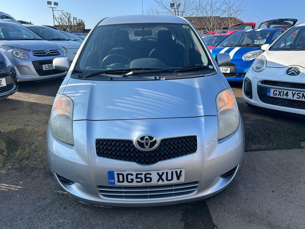 Toyota Yaris 1.3 Vvt-i T3 Silver #2