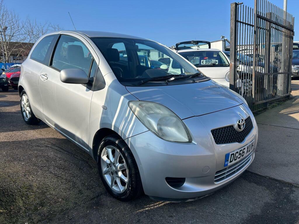 Toyota Yaris 1.3 Vvt-i T3 Silver #3