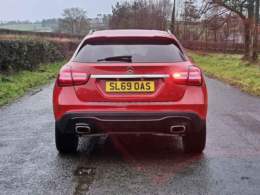 Mercedes-Benz GLA Class 1.6 Gla180 Gpf Urban Edition Suv 7G-dct SL69OAS Red #4