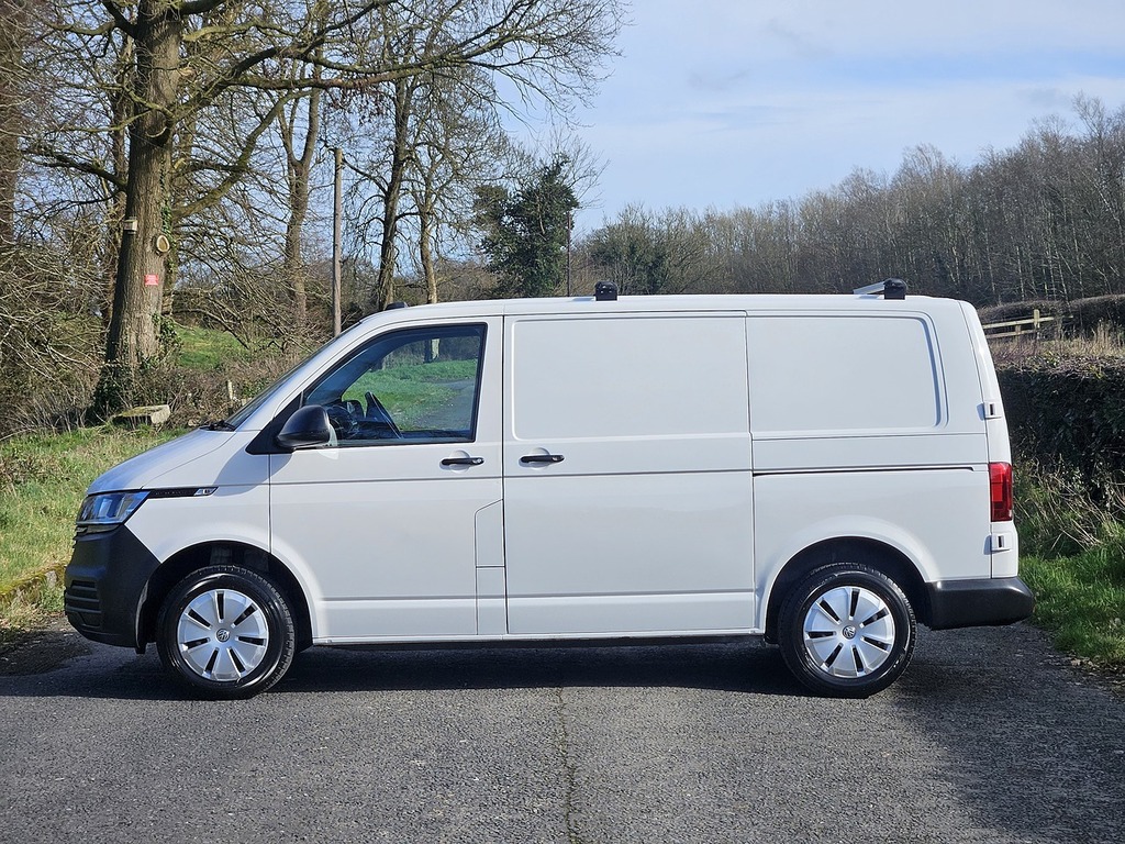 Volkswagen Transporter Tdi T28 Startline GJ71VTZ White #4